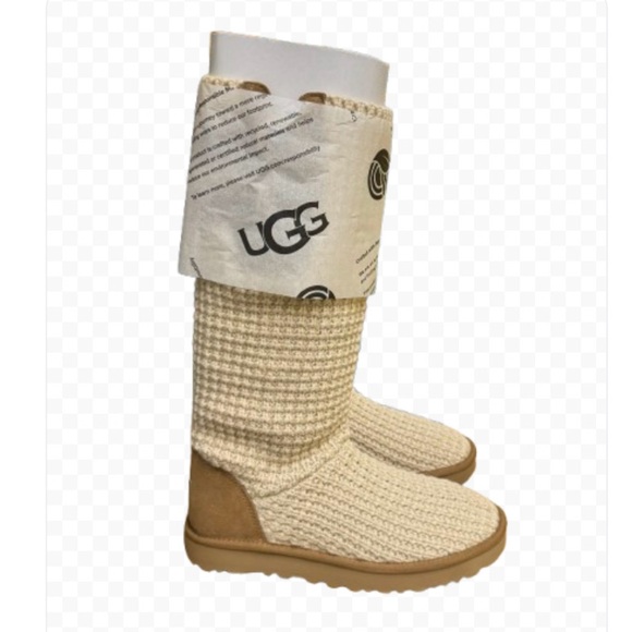 COPY - UGG CLASSIC SOLENE TALL WOMAN’S SIZE 7 NIB CRÈME - Picture 1 of 5
